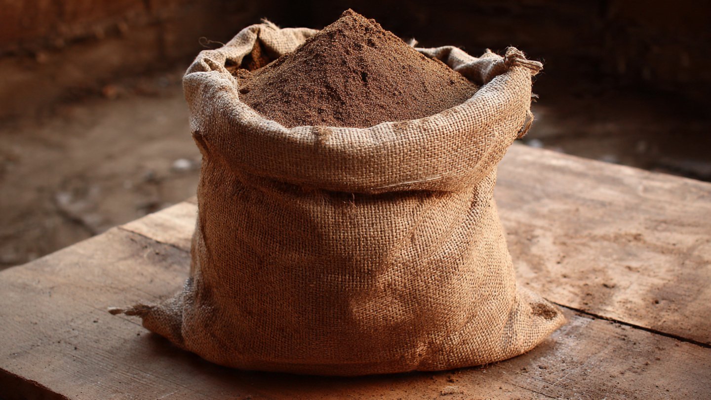 Can a Simple Bag of Sand Transform Your Heavy Clay Garden Soil?