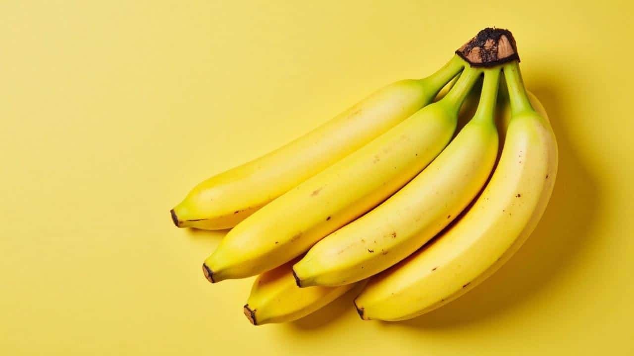 How Bananas Can Stay Fresh and Yellow for Up to Two Weeks When Stored With One Simple Household Item